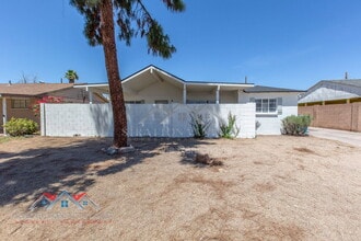 2912 W Butler Dr in Phoenix, AZ - Building Photo - Building Photo