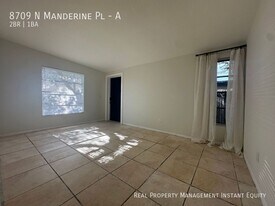 8709 N Mandarine Pl in Tampa, FL - Building Photo