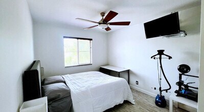 663 Live Oak Ln in Weston, FL - Building Photo - Building Photo