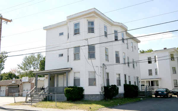 583-589 Montello St in Brockton, MA - Foto de edificio