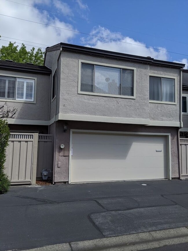 1840 Los Encantos Ct in Los Gatos, CA - Building Photo - Building Photo