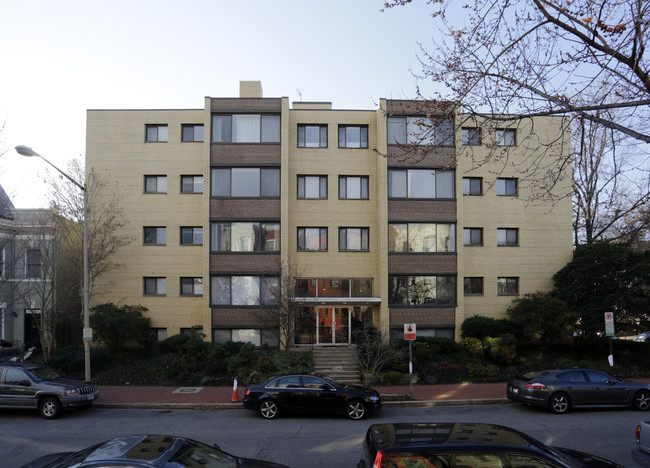 305 C St NE in Washington, DC - Building Photo - Building Photo