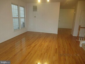 6540 Creek Run Dr in Centreville, VA - Building Photo - Building Photo