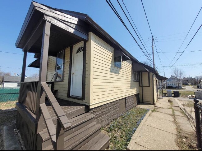 1422 N 26th St, Unit 1422A House in Milwaukee, WI - Building Photo - Building Photo