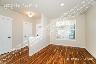 16212 48th Ave W in Edmonds, WA - Building Photo - Building Photo