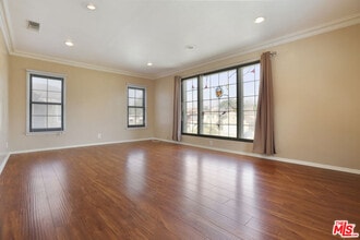 2504 W 101st St in Inglewood, CA - Building Photo - Building Photo