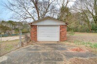 604 Fayetteville Rd photo'