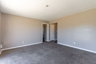 1212 N Janeway Ave in Moore, OK - Building Photo - Building Photo