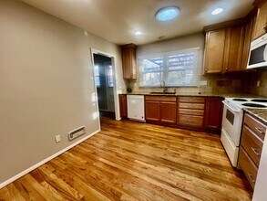 2427 N Logan Ave in Colorado Springs, CO - Building Photo - Building Photo