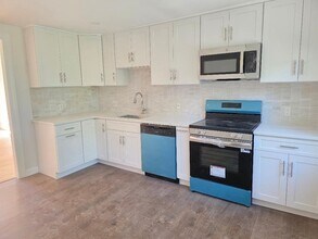 110 Clay St in Quincy, MA - Building Photo - Building Photo