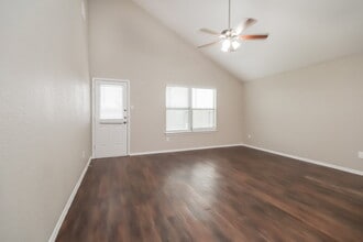 2122 Harvey Brown School Dr in Houston, TX - Building Photo - Building Photo