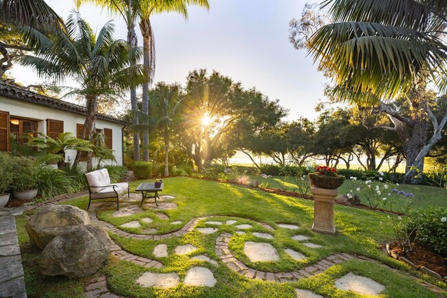 4005 Lago Dr in Santa Barbara, CA - Building Photo - Building Photo