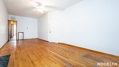 63 Duffield St, Unit 2r in Brooklyn, NY - Foto de edificio - Building Photo