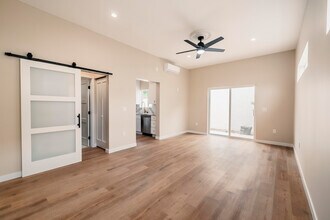 716 Portola Ave in Glendale, CA - Building Photo - Building Photo