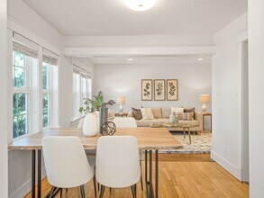 2638 SW Custer St in Portland, OR - Building Photo - Building Photo