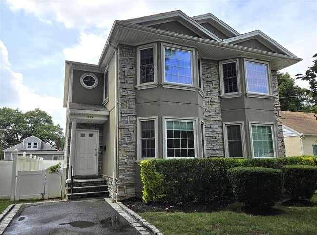 property at 63 Dunwood Rd