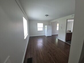 5568 Raceview Ave in Cincinnati, OH - Building Photo - Building Photo