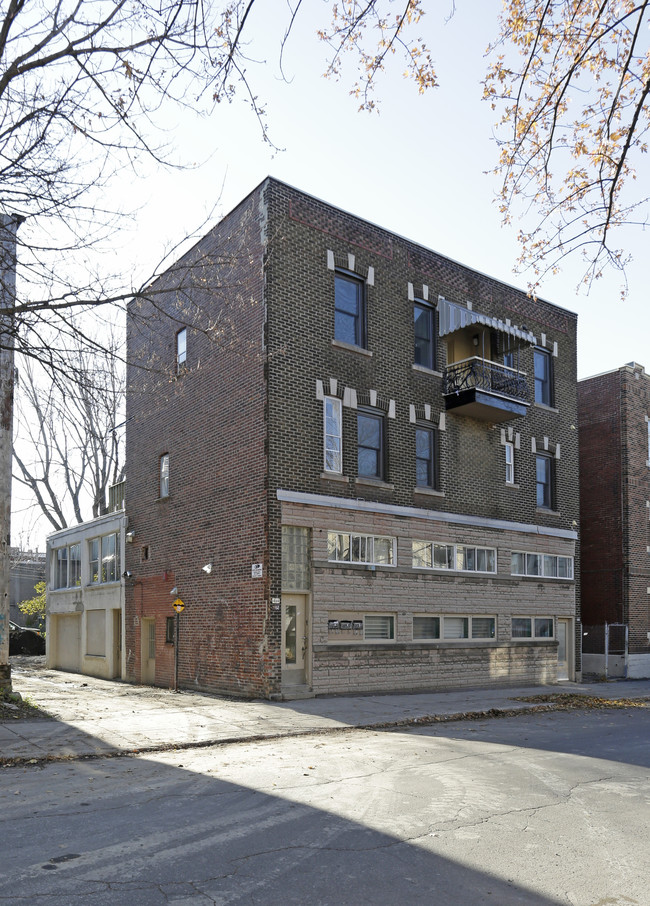 4162-4166 Parthenais Rue in Montréal, QC - Building Photo - Building Photo