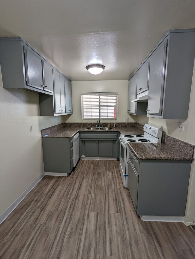 12645 Norwalk Blvd Apartments and Nearby Norwalk Apartments For Rent