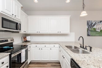 2800 S Roth Ave in Gonzales, LA - Foto de edificio - Building Photo