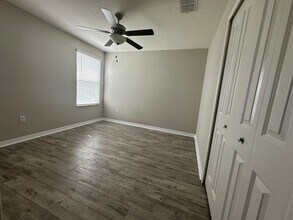 1704 Broad Winged Hawk Dr in Ruskin, FL - Building Photo - Building Photo