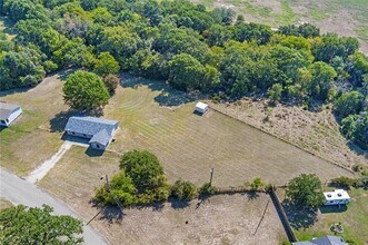 3400 Sarra Ln in Springtown, TX - Building Photo - Building Photo