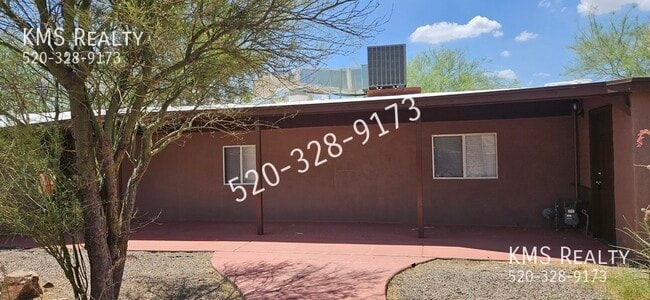 3536 E Blacklidge Dr
