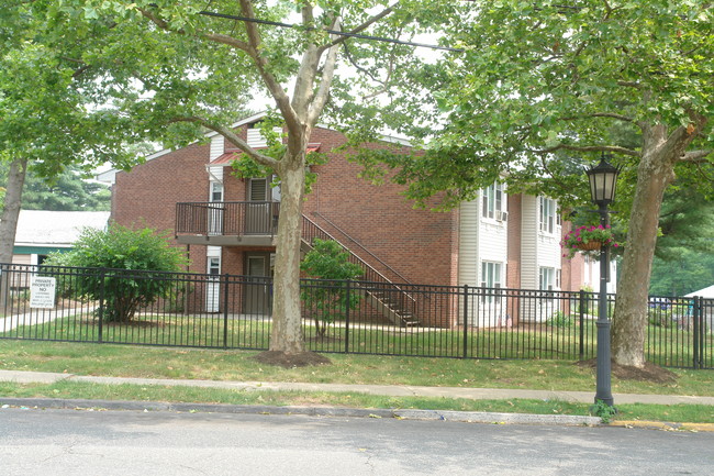 250 Irving St in Rahway, NJ - Building Photo - Building Photo