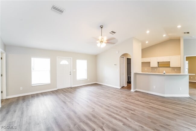 4200 Polynesia Rd in North Port, FL - Building Photo - Building Photo