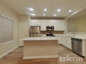 17102 N 185th Ln in Surprise, AZ - Foto de edificio - Building Photo