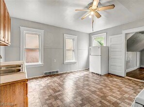 3635 E 49th St in Cleveland, OH - Building Photo - Building Photo