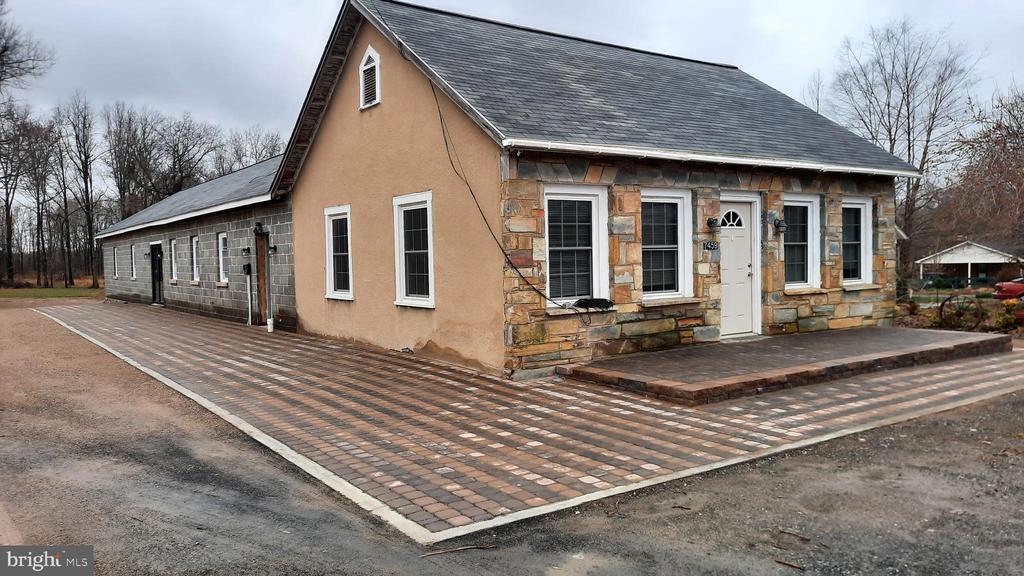 7459 John Marshall Hwy in Marshall, VA - Building Photo