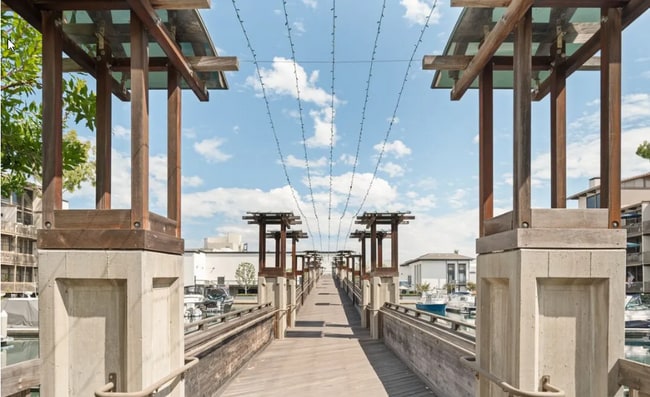 9125 Marina Pacifica Dr N in Long Beach, CA - Building Photo - Building Photo