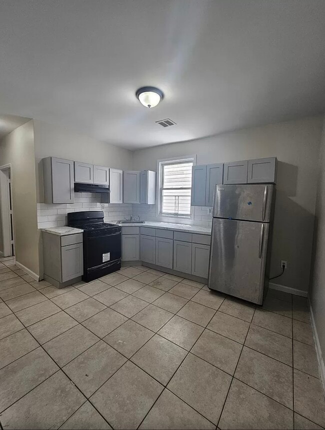 655 S 19th St, Unit 3