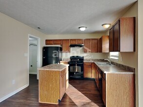 12711 Buck Run Dr in Noblesville, IN - Building Photo - Building Photo