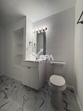 143 Huxley Dr in San Antonio, TX - Foto de edificio - Building Photo