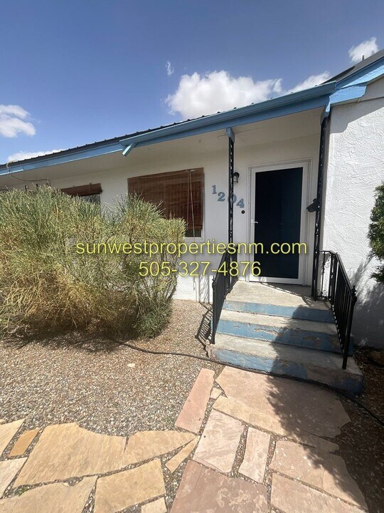 1204 N Chaco Ave in Farmington, NM - Building Photo