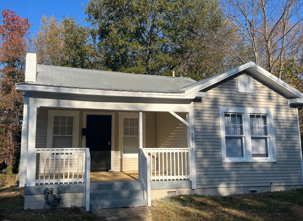 7020 3rd Ave S in Birmingham, AL - Building Photo