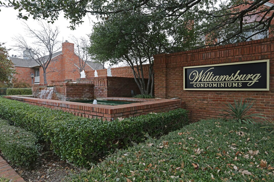 Williamsburg Condominiums in Dallas, TX - Foto de edificio