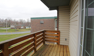 Clay Court Apartments in Syracuse, NY - Building Photo - Interior Photo