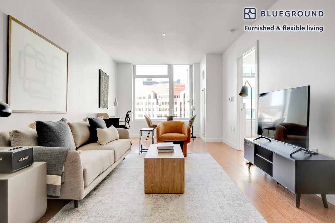120 Kingston St in Boston, MA - Building Photo