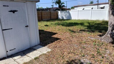 10861 126th Ave N in Largo, FL - Building Photo - Building Photo