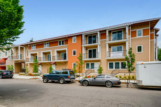 Spring Villa Apartments in Portland, OR - Building Photo - Building Photo