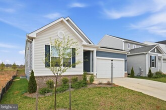 615 Clover Ln in Orange, VA - Foto de edificio - Building Photo