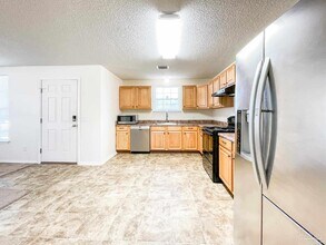 8921 Camshire Cir in Pensacola, FL - Building Photo - Building Photo