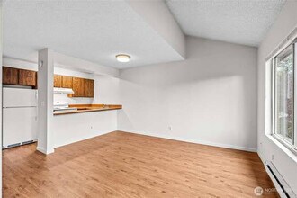 Cherry Street Apartments in Seattle, WA - Building Photo - Building Photo