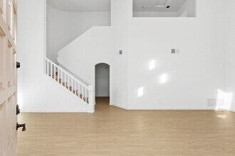 1525 Clearwater Ridge in Vista, CA - Building Photo - Building Photo