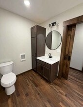 905 W Broadway St in Loogootee, IN - Foto de edificio - Building Photo