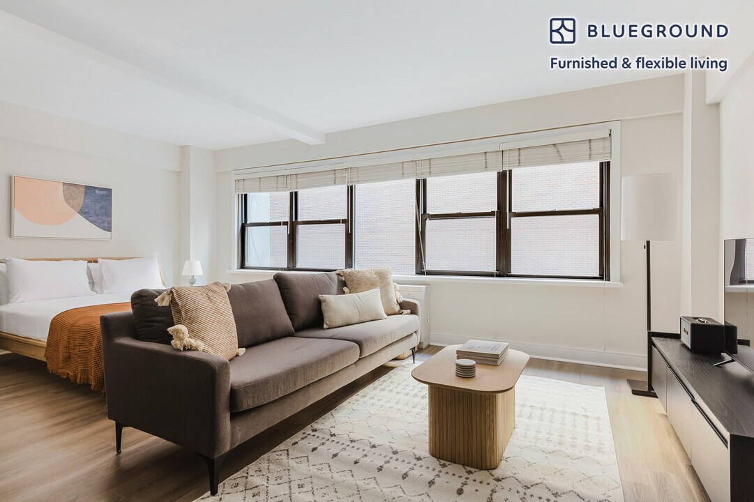 225 E 63rd St in New York, NY - Building Photo