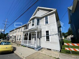 429 S 2nd St in Chambersburg, PA - Building Photo